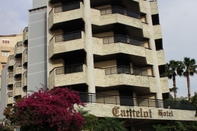 ภายนอกอาคาร Camelot Hotel