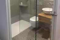 In-room Bathroom Castilho Lisbon Suites