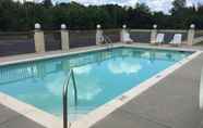 Swimming Pool 6 Regency Inn