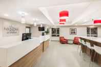 Lobby Microtel Inn & Suites by Wyndham Sudbury