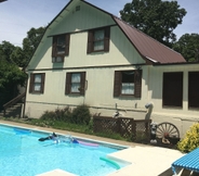 Swimming Pool 2 Big South Fork Trail Lodge