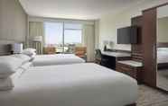 Bedroom 5 Calgary Airport Marriott In-Terminal Hotel