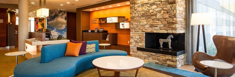 Lobby Fairfield Inn & Suites Cambridge