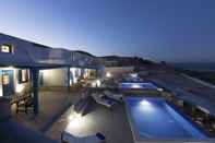 Swimming Pool Desiterra Resort