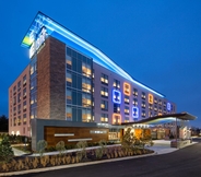 Exterior 2 Aloft Louisville East