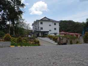 Bangunan 4 Rovers Inn