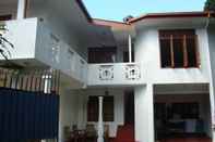 Bangunan White Villa