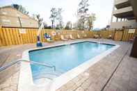 Swimming Pool Fairfield Inn & Suites by Marriott Savannah Midtown