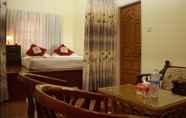 Kamar Tidur 5 Famous Hotel