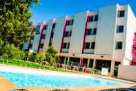 สระว่ายน้ำ Best Western Hotelio Montpellier Sud