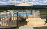 Swimming Pool 2 Apple Inn and Suites Cooperstown Area