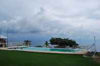 Kolam Renang Hisoler's Beach Resort