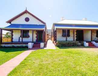 Exterior 2 Fremantle Colonial Cottages