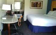 Kamar Tidur 2 Days Inn and Suites by Wyndham Oxford