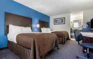 Bedroom 7 Days Inn and Suites by Wyndham Oxford
