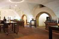 Bar, Kafe dan Lounge Consulat des Weins
