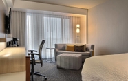 Bedroom 3 Courtyard by Marriott Quebec City