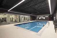 Swimming Pool Courtyard by Marriott Quebec City