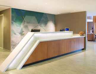 Lobi 2 SpringHill Suites by Marriott Seattle Issaquah