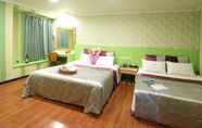 Kamar Tidur 5 Left Bank Hotel