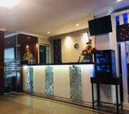 Lobby 3 Hotel 88 Diponegoro