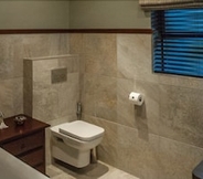 In-room Bathroom 2 Vrede Self Catering