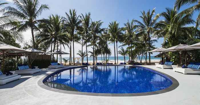 Swimming Pool akyra Beach Resort Phuket