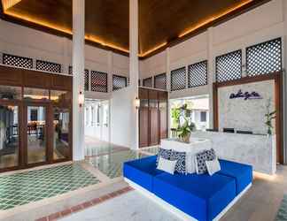 Lobby 2 akyra Beach Resort Phuket