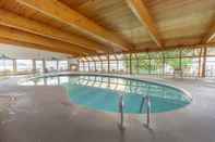 Swimming Pool Terrace Bay Hotel