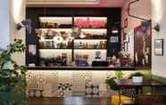 Quầy bar, cafe và phòng lounge 5 Generator Rome - Hostel