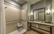 In-room Bathroom 3 Best Western Plus Overland Inn