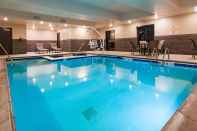 Swimming Pool Best Western Plus Overland Inn