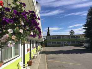 Exterior 4 Cedars Motel