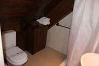 In-room Bathroom Hostal Aiguamog