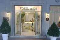 Bên ngoài Ares Athens Hotel