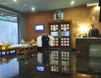 Lobby 2 The Residency Hotel