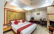 Kamar Tidur 7 Hotel Bhargav Grand