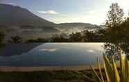 Swimming Pool 6 Villa Sidemen