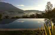 Swimming Pool 6 Villa Sidemen