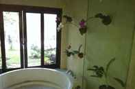 In-room Bathroom Villa Sidemen