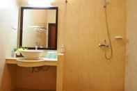 Toilet Kamar GDW Hotel & Cottage