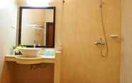 Toilet Kamar 3 GDW Hotel & Cottage