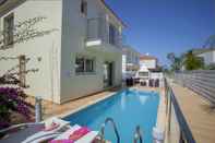 Swimming Pool Protaras Villa Athina 8