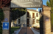 Bên ngoài 6 Hotel La Zubia