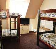 Bedroom 4 Corran House Guest House & Hostel