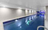 สระว่ายน้ำ 7 Meriton Suites North Sydney
