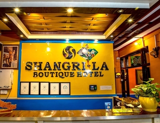 Lobi 2 Shangri-la Boutique Hotel