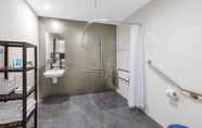 In-room Bathroom 3 Meriton Suites Church Street, Parramatta