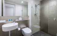 Toilet Kamar 4 Meriton Suites Church Street, Parramatta