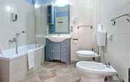 In-room Bathroom 6 Bed and Breakfast Giaveno